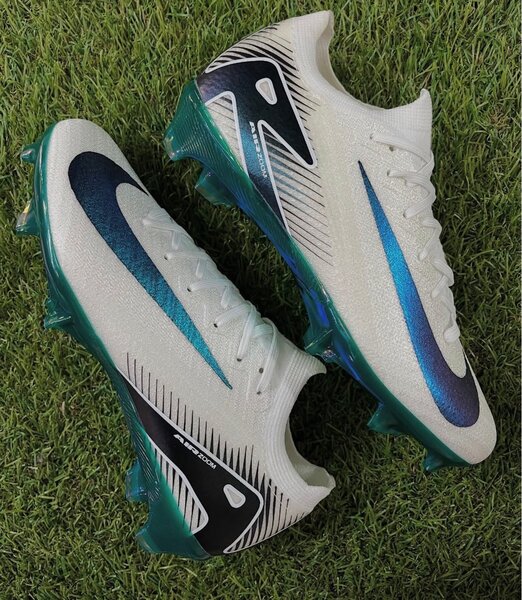 Chaussures de Football Légères