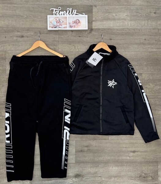 Ensemble de survêtement homme style sportif