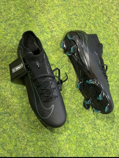 Chaussures de Foot Noires
