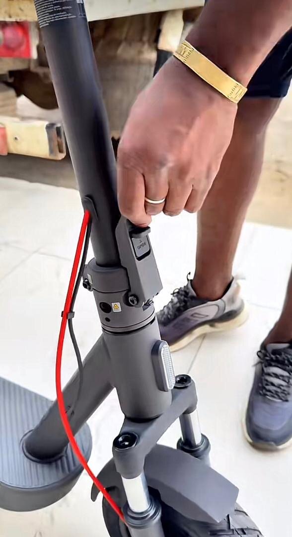 Ecran de commande pour trottinette électrique