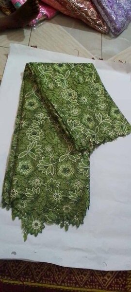 Dentelle florale élégante