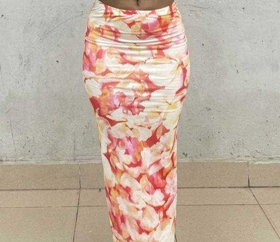 Jupe longue et le haut à 3000