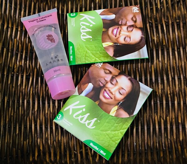 6 préservatifs + 1 lubrifiant