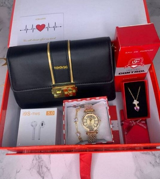 Ensemble Cadeau Femme Luxe avec Montre et Bijoux