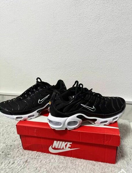 Nike Air Max TN Noir et Blanc