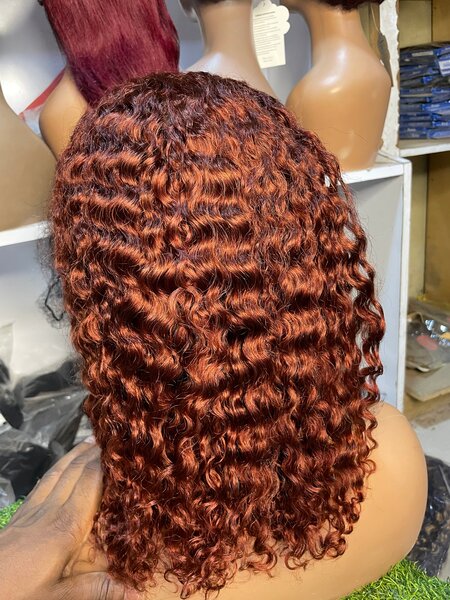 Perruque Bouclée en L16 Rouge