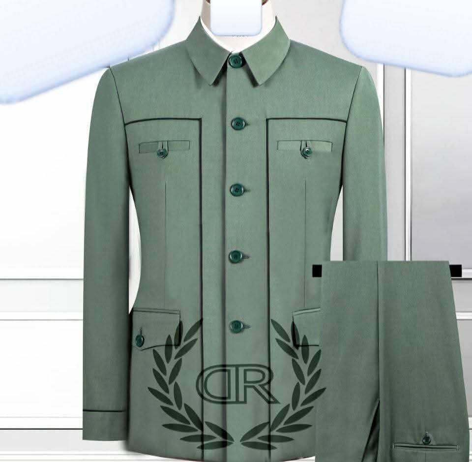 Costume élégant pour homme