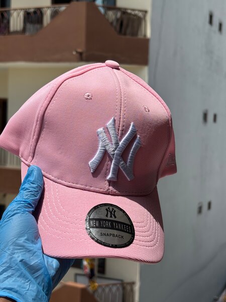 Casquette rose élégante