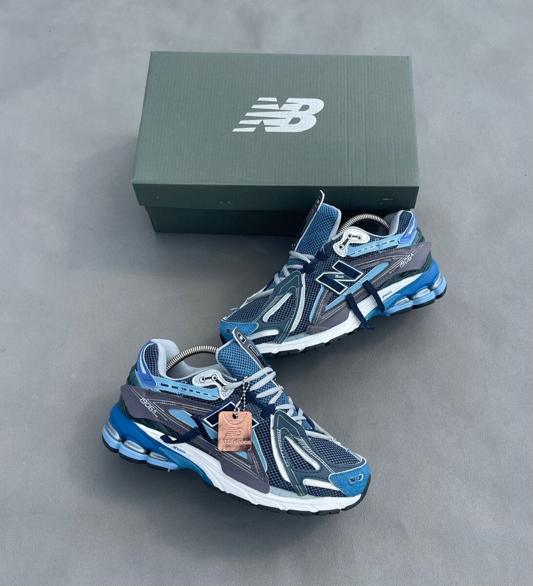 New Balance 9060 bleu et gris
