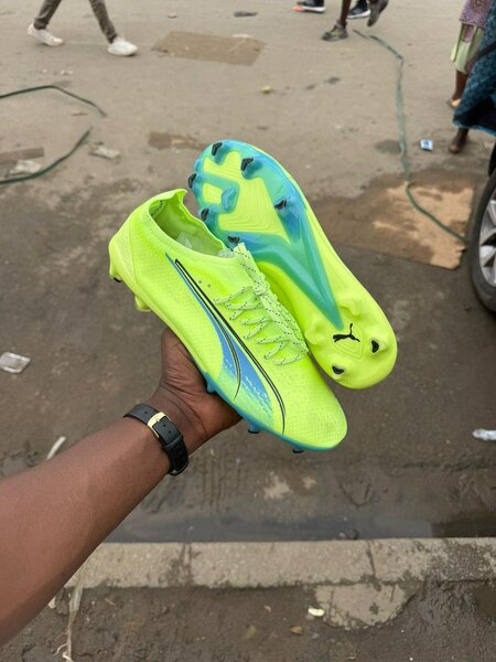 Chaussures de football lumineuses