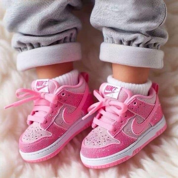 Nike pour bébé - Baskets basses confortables