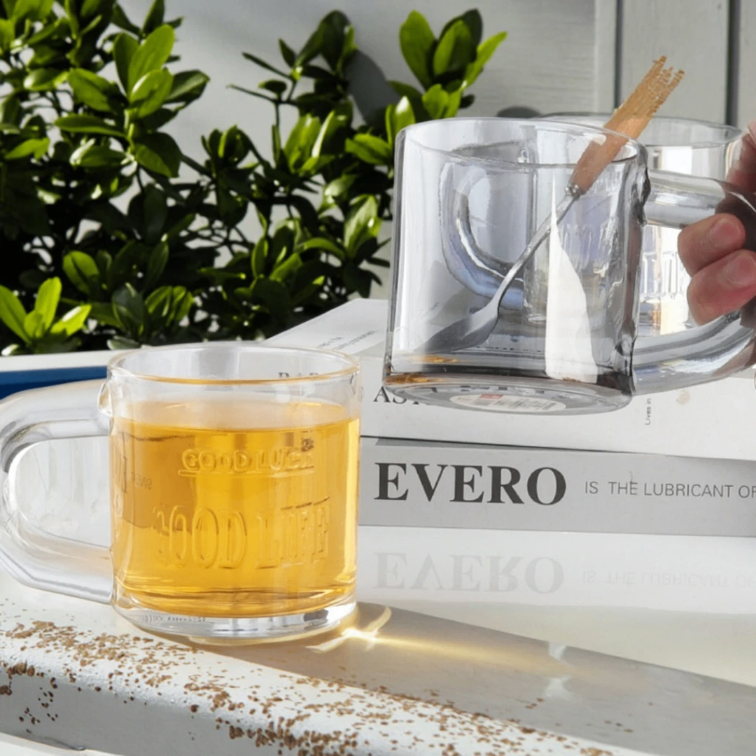 Tasse en verre transparente avec couvercle