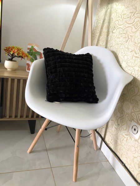 Coussin velours noir élégant