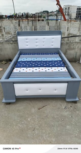 Lit double moderne rembourré