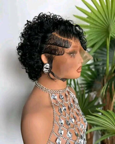 Perruque courte frisée pour femme