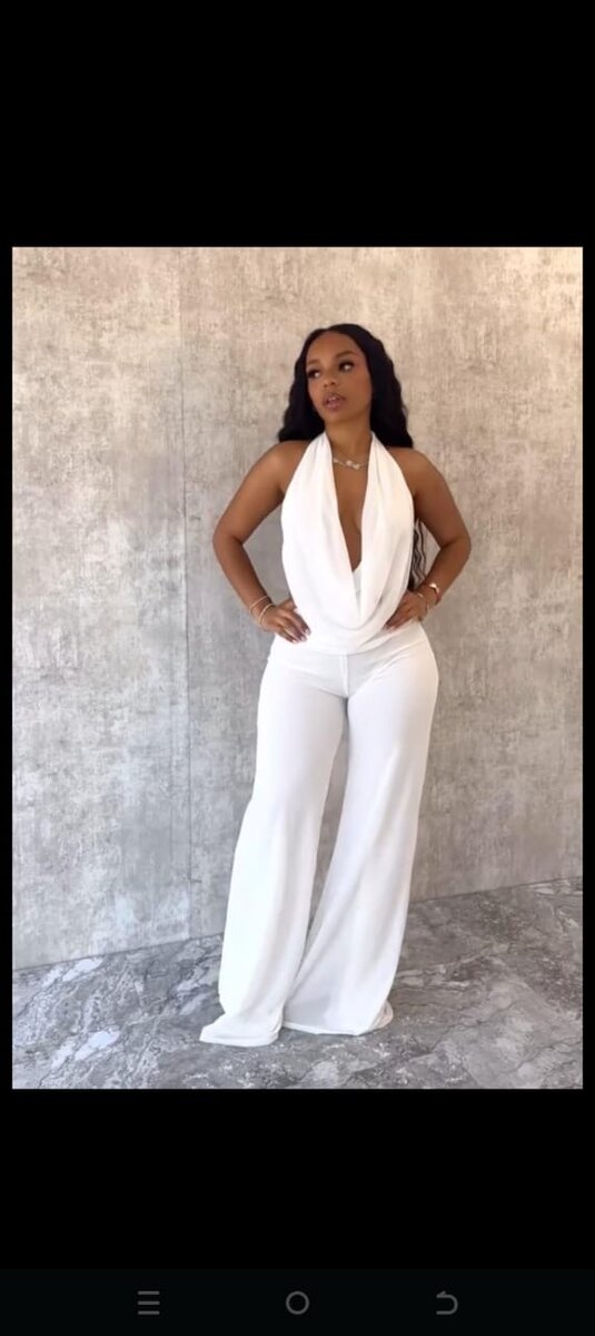 Combinaison femme chic et élégante