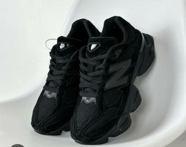 Baskets noires unisexes tendance