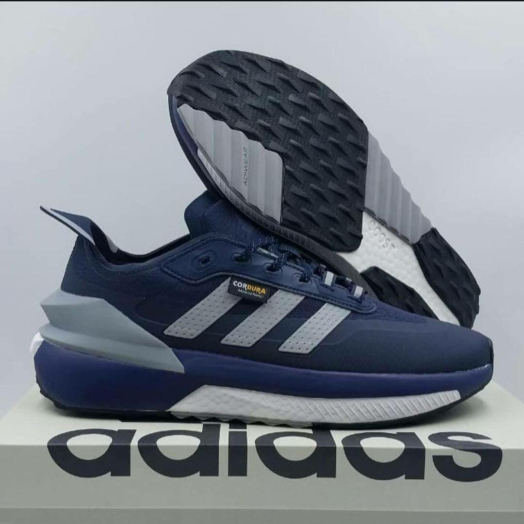 Baskets Adidas Cordura résistantes