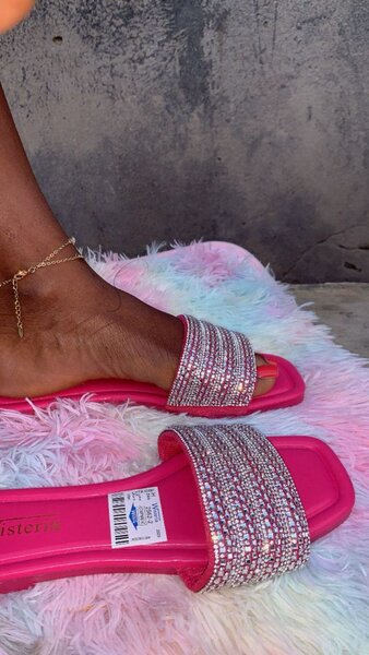 Sandales à strass élégantes