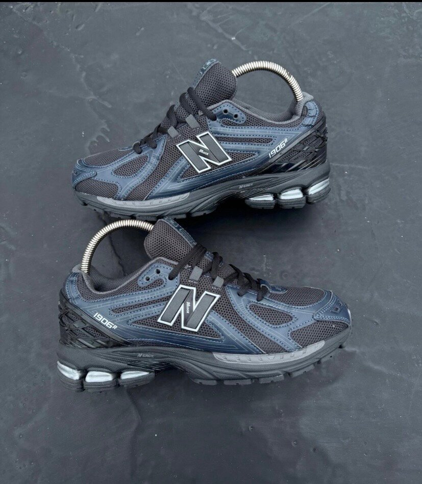 Baskets New Balance 2002R