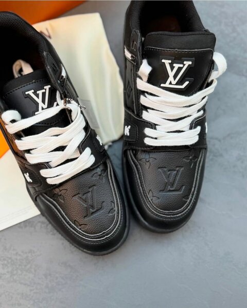 Baskets en cuir noires LV