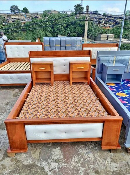 Lit en bois avec rangement