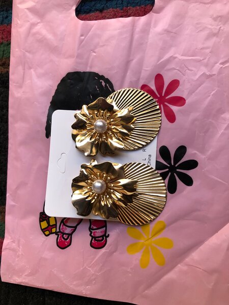 Boucles d'oreilles florales dorées