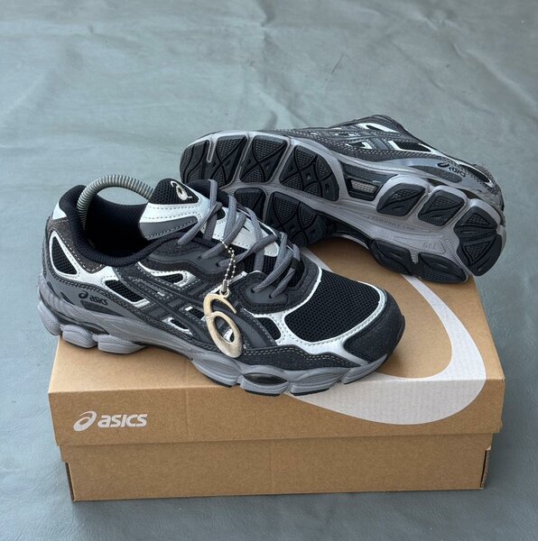 Chaussures de course Asics