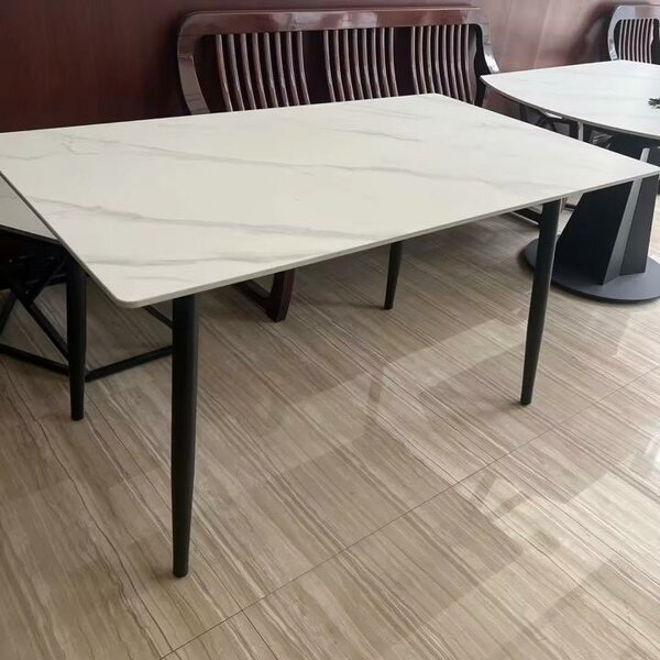 Table à manger moderne