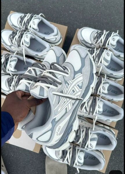 Chaussures de sport Asics élégantes