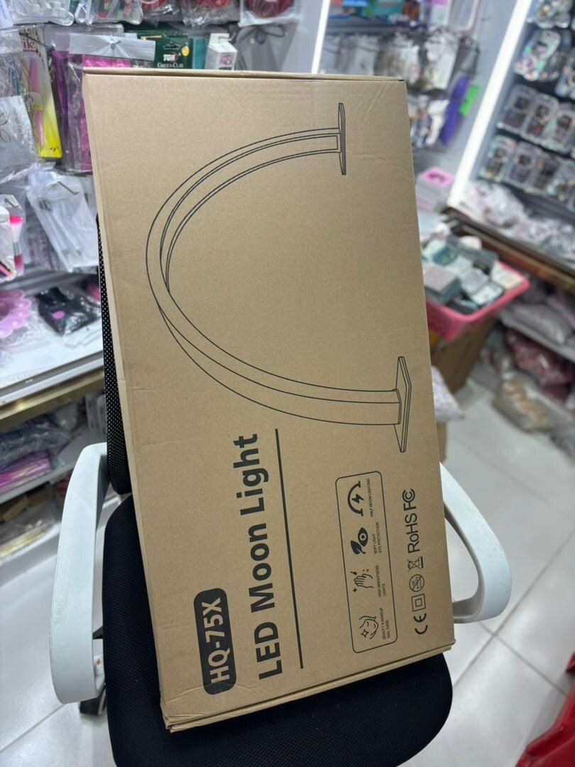 Lampe LED Demi-Lune Élégante