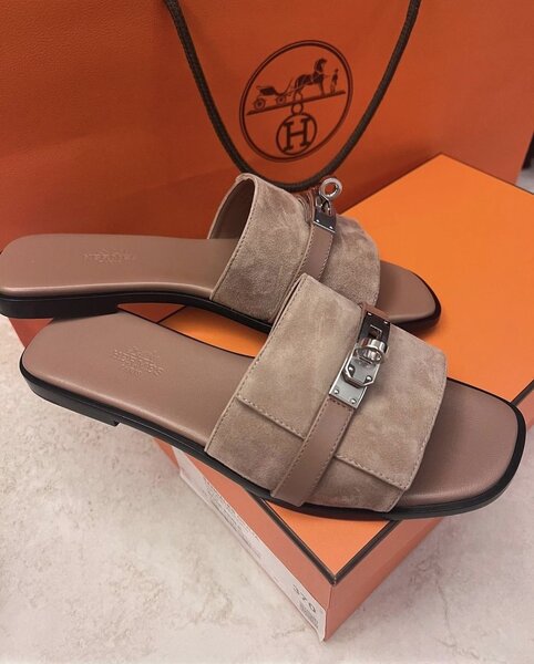 Sandales plates femme Hermès