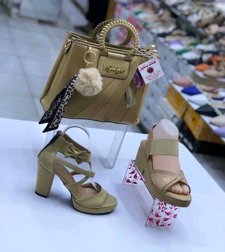 Chaussures talons hauts et sacs à main