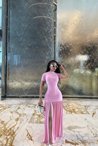 Robe fendue élégante rose