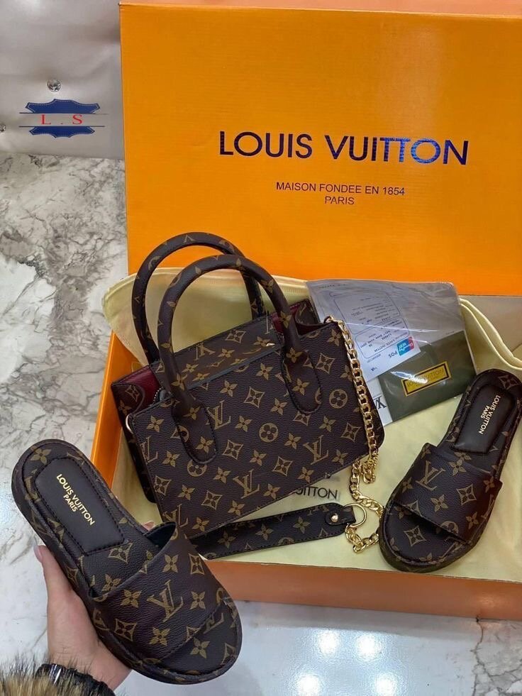 Mules Louis Vuitton en cuir marron