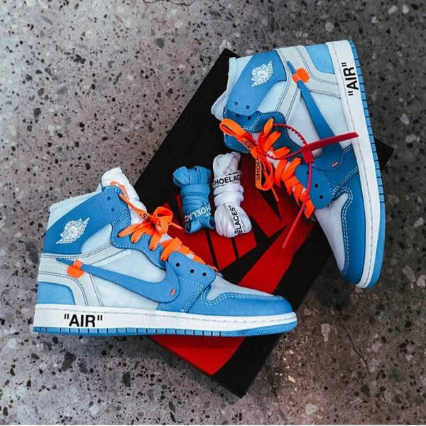 Chaussures Nike Air Jordan 1 Off-White