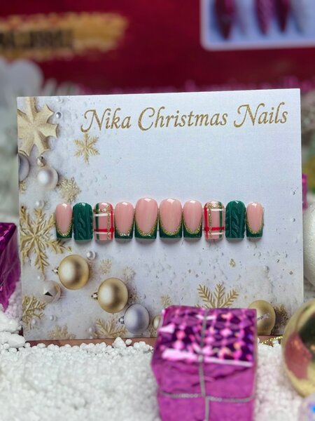 Ongles de Noël Nika