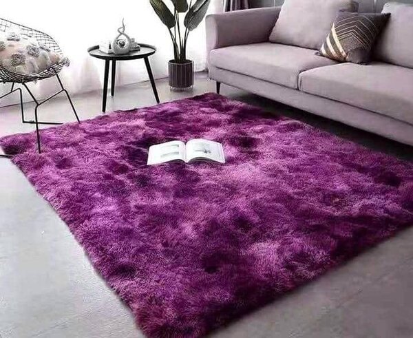 Tapis doux violet moelleux