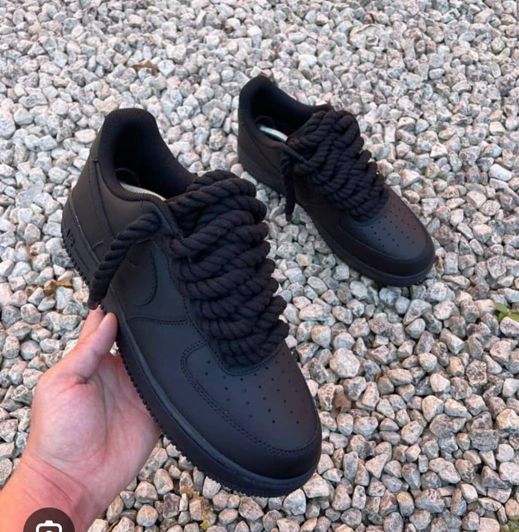 Sneakers modernes à lacets XXL