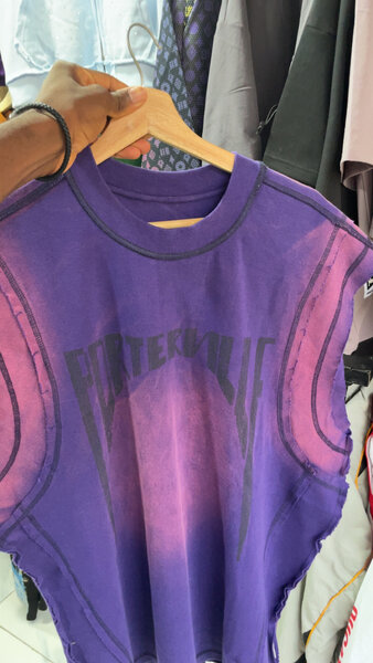 T-shirt col violet homme