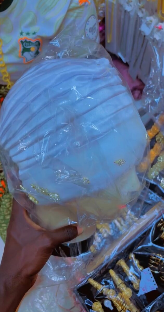 Turban élégant orné perles