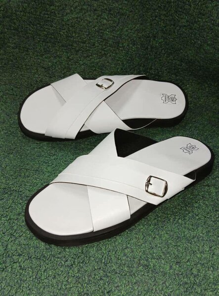 Sandales blanches en cuir