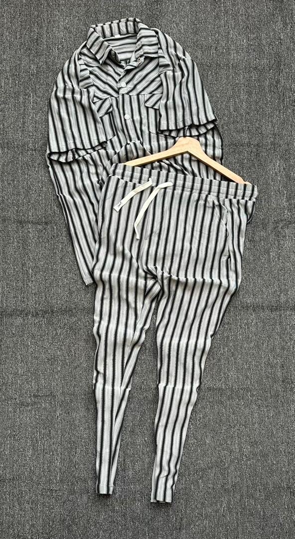 Combinaison pyjama rayée pour femmes