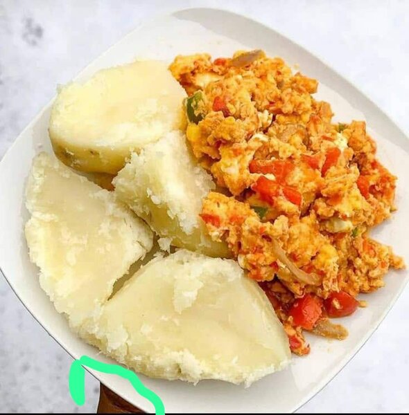 Plat d'igname délicieux