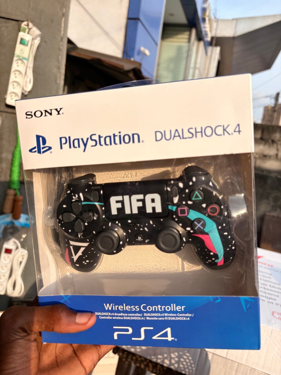 Manette DualShock 4 PS4 FIFA