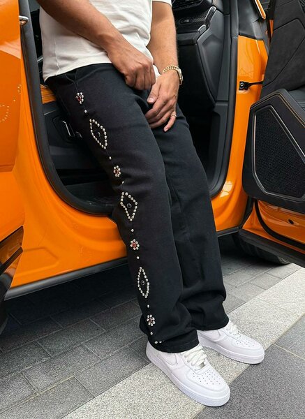 Jeans noirs avec perles