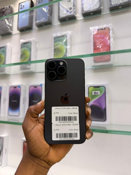Apple iPhone 15 Pro Max 256Go Noir
