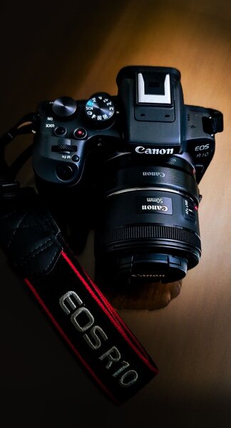 Appareil photo Canon EOS avec objectif