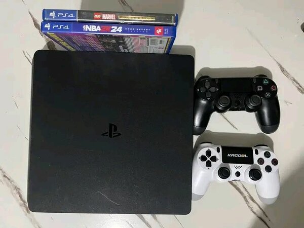Console PlayStation 4 Slim 500Go