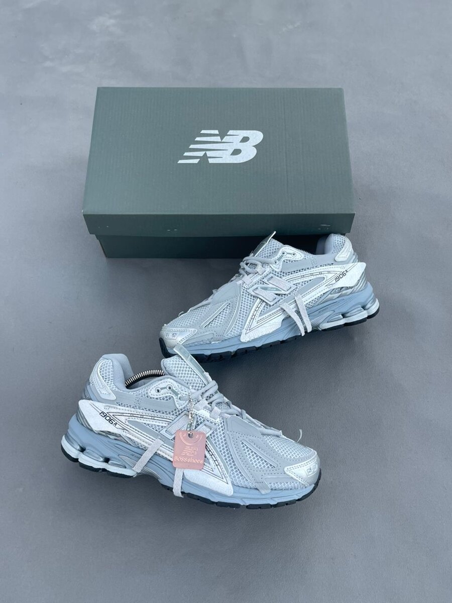 New Balance 9060 argent